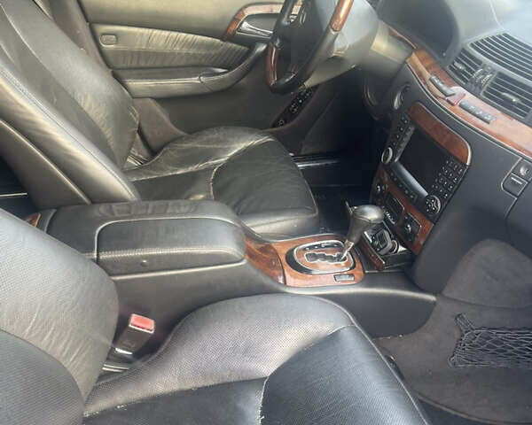 Черный Мерседес С Класс, объемом двигателя 3.72 л и пробегом 313 тыс. км за 4900 $, фото 18 на Automoto.ua