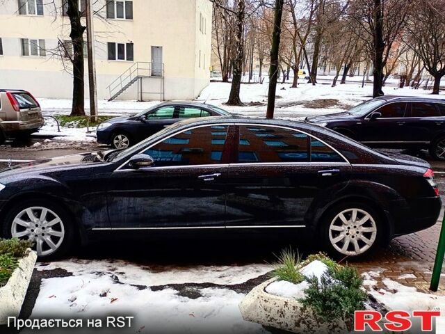 Черный Мерседес С Класс, объемом двигателя 5.5 л и пробегом 240 тыс. км за 8300 $, фото 3 на Automoto.ua