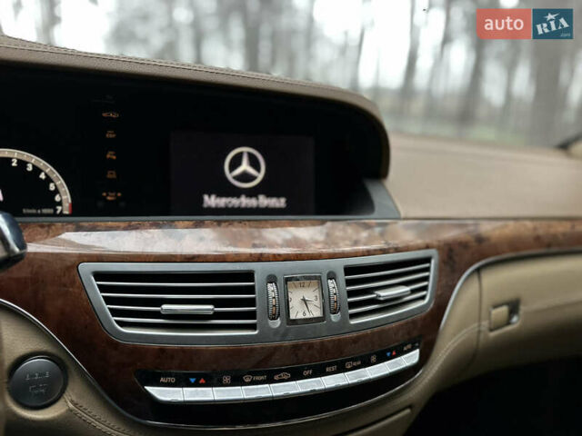 Черный Мерседес С Класс, объемом двигателя 3.5 л и пробегом 300 тыс. км за 6999 $, фото 13 на Automoto.ua