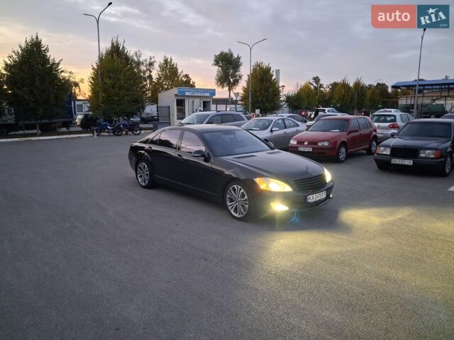 Чорний Мерседес С Клас, об'ємом двигуна 5.5 л та пробігом 159 тис. км за 9000 $, фото 7 на Automoto.ua