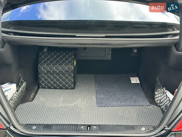 Черный Мерседес С Класс, объемом двигателя 5.5 л и пробегом 299 тыс. км за 9500 $, фото 33 на Automoto.ua