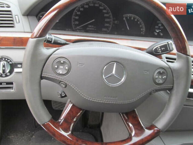 Чорний Мерседес С Клас, об'ємом двигуна 5.5 л та пробігом 298 тис. км за 11999 $, фото 9 на Automoto.ua