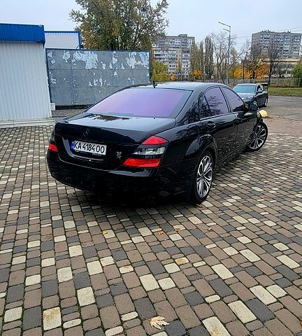 Мерседес С Класс 2005 в Киеве на Automoto.ua Черный Мерседес С Класс, объемом двигателя 5.5 л и пробегом 144 тыс. км за 12500 $, фото 5 на Automoto.ua