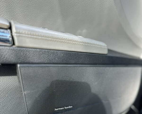 Черный Мерседес С Класс, объемом двигателя 5.5 л и пробегом 299 тыс. км за 9500 $, фото 28 на Automoto.ua