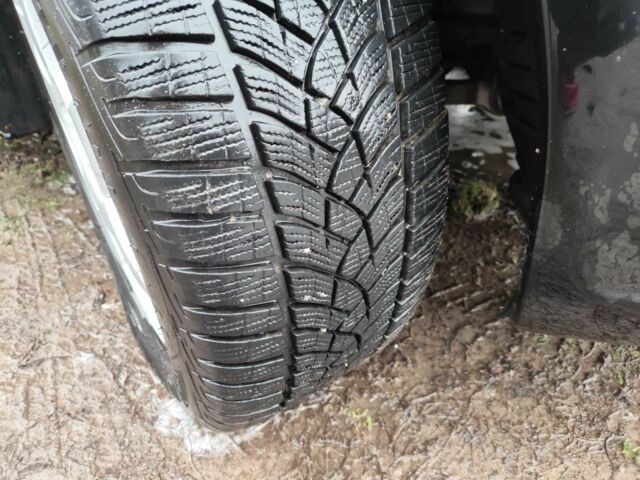 Чорний Мерседес С Клас, об'ємом двигуна 3.5 л та пробігом 207 тис. км за 8999 $, фото 15 на Automoto.ua