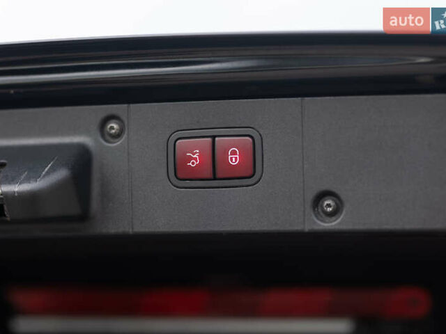 Черный Мерседес С Класс, объемом двигателя 5.46 л и пробегом 189 тыс. км за 16400 $, фото 50 на Automoto.ua