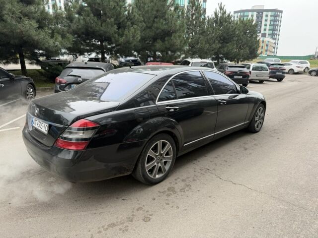 Чорний Мерседес С Клас, об'ємом двигуна 5.5 л та пробігом 300 тис. км за 6850 $, фото 3 на Automoto.ua