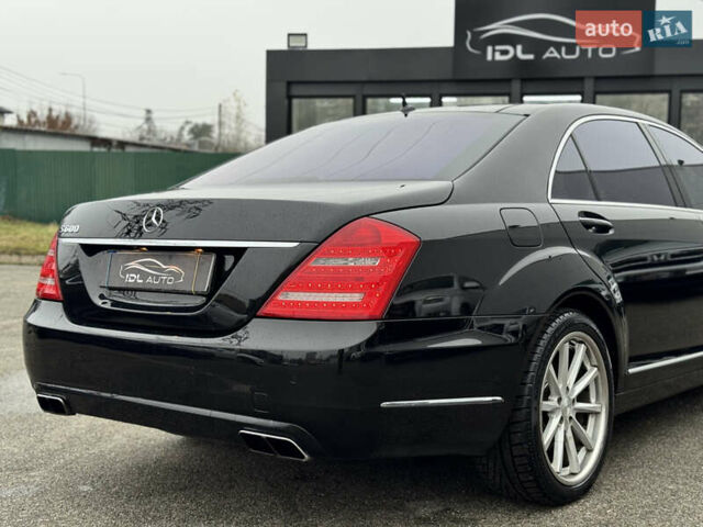 Чорний Мерседес С Клас, об'ємом двигуна 5.51 л та пробігом 193 тис. км за 12700 $, фото 15 на Automoto.ua