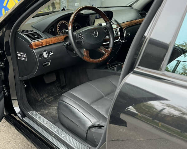 Чорний Мерседес С Клас, об'ємом двигуна 5.5 л та пробігом 390 тис. км за 10999 $, фото 15 на Automoto.ua