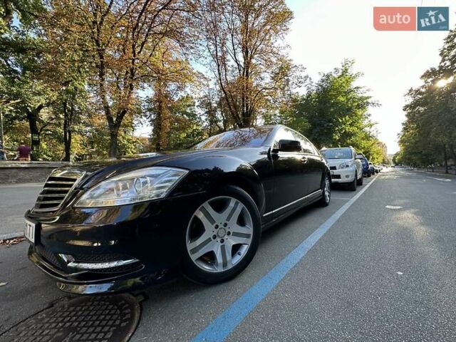 Мерседес С Класс 2006 в Киеве на Automoto.ua Черный Мерседес С Класс, объемом двигателя 5.46 л и пробегом 222 тыс. км за 19000 $, фото 12 на Automoto.ua