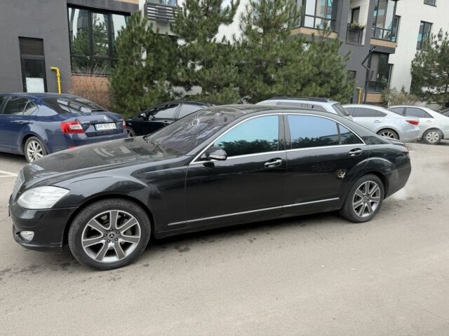 Чорний Мерседес С Клас, об'ємом двигуна 5.5 л та пробігом 300 тис. км за 6850 $, фото 5 на Automoto.ua