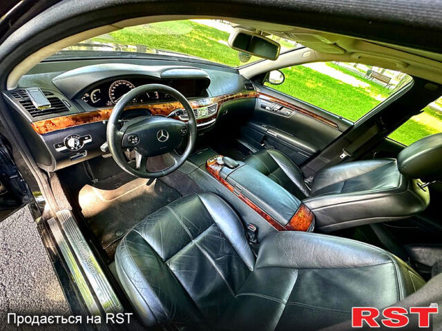 Черный Мерседес С Класс, объемом двигателя 3 л и пробегом 299 тыс. км за 9999 $, фото 10 на Automoto.ua