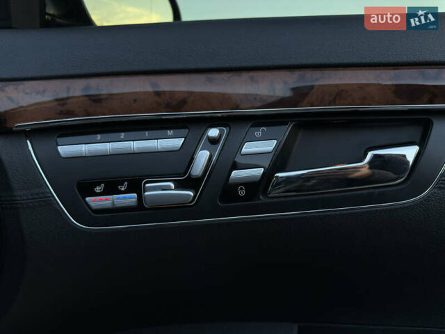 Чорний Мерседес С Клас, об'ємом двигуна 5.46 л та пробігом 224 тис. км за 11200 $, фото 19 на Automoto.ua