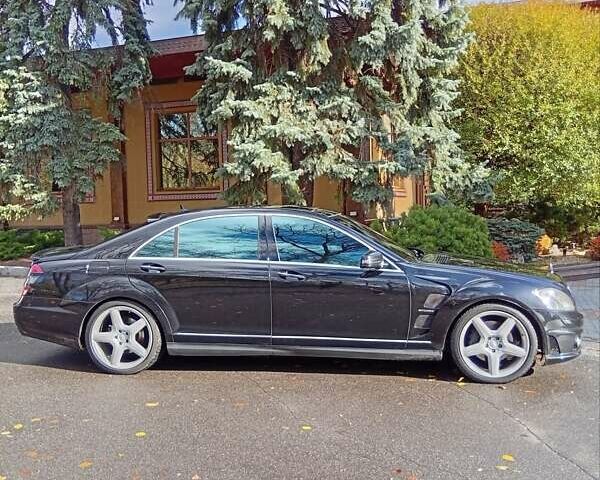 Чорний Мерседес С Клас, об'ємом двигуна 5.5 л та пробігом 235 тис. км за 10999 $, фото 9 на Automoto.ua