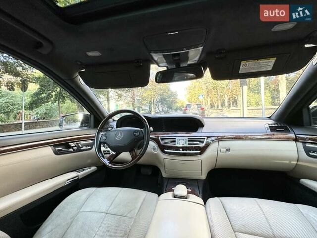 Мерседес С Класс 2006 в Киеве на Automoto.ua Черный Мерседес С Класс, объемом двигателя 5.46 л и пробегом 222 тыс. км за 19000 $, фото 6 на Automoto.ua