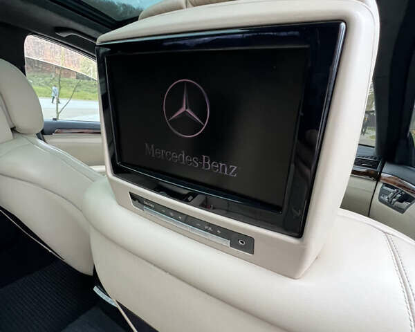 Черный Мерседес С Класс, объемом двигателя 5.51 л и пробегом 189 тыс. км за 12000 $, фото 11 на Automoto.ua