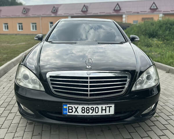 Черный Мерседес С Класс, объемом двигателя 5.5 л и пробегом 385 тыс. км за 12000 $, фото 1 на Automoto.ua