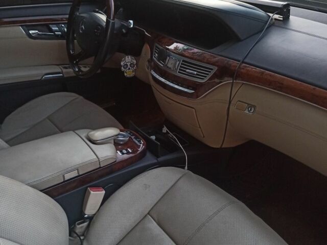 Черный Мерседес С Класс, объемом двигателя 0 л и пробегом 350 тыс. км за 10999 $, фото 8 на Automoto.ua