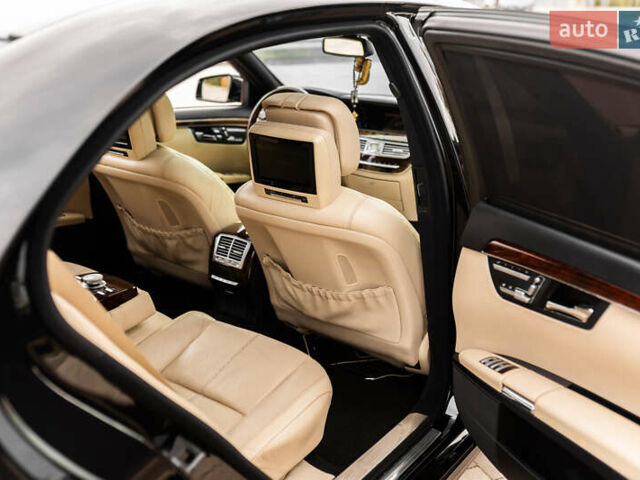 Черный Мерседес С Класс, объемом двигателя 5.46 л и пробегом 189 тыс. км за 16400 $, фото 49 на Automoto.ua