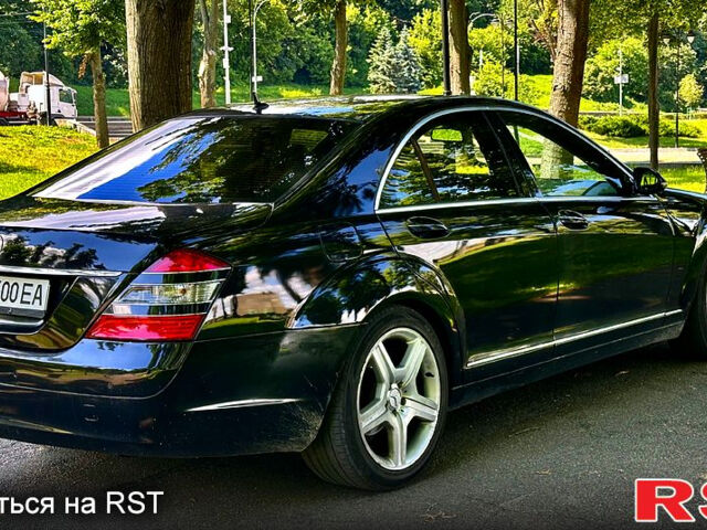 Черный Мерседес С Класс, объемом двигателя 3 л и пробегом 299 тыс. км за 9999 $, фото 4 на Automoto.ua