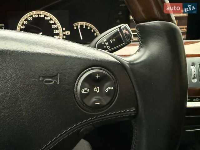Черный Мерседес С Класс, объемом двигателя 5.4 л и пробегом 425 тыс. км за 11500 $, фото 24 на Automoto.ua