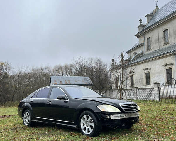 Черный Мерседес С Класс, объемом двигателя 5.46 л и пробегом 241 тыс. км за 5999 $, фото 7 на Automoto.ua