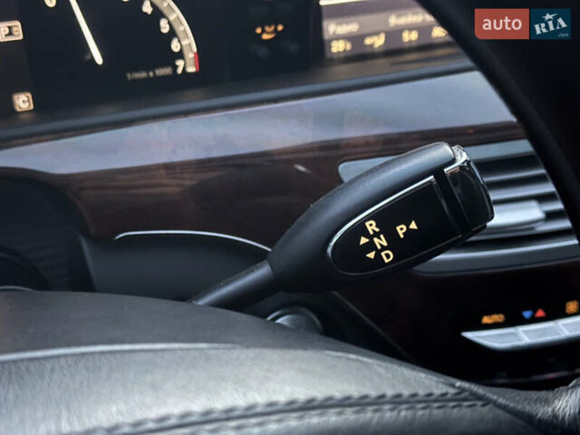 Черный Мерседес С Класс, объемом двигателя 5.5 л и пробегом 297 тыс. км за 9500 $, фото 8 на Automoto.ua