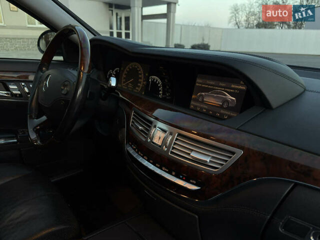 Чорний Мерседес С Клас, об'ємом двигуна 5.46 л та пробігом 224 тис. км за 11200 $, фото 7 на Automoto.ua