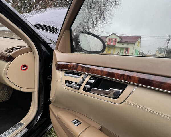 Черный Мерседес С Класс, объемом двигателя 5.46 л и пробегом 241 тыс. км за 5999 $, фото 22 на Automoto.ua