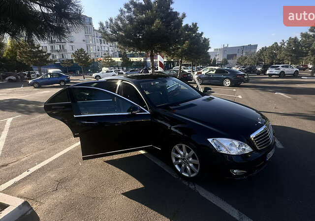 Черный Мерседес С Класс, объемом двигателя 3.5 л и пробегом 196 тыс. км за 9200 $, фото 2 на Automoto.ua