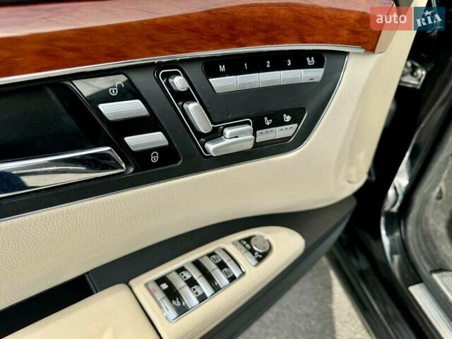 Чорний Мерседес С Клас, об'ємом двигуна 5.46 л та пробігом 241 тис. км за 9999 $, фото 33 на Automoto.ua