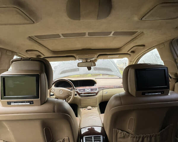 Черный Мерседес С Класс, объемом двигателя 5.46 л и пробегом 241 тыс. км за 5999 $, фото 18 на Automoto.ua