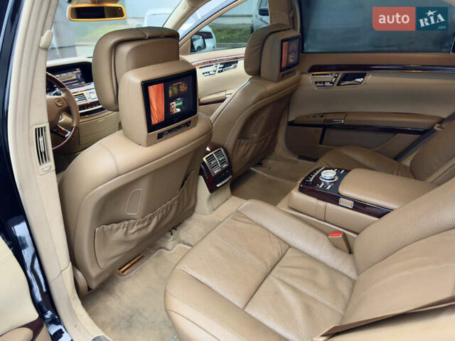 Чорний Мерседес С Клас, об'ємом двигуна 5.51 л та пробігом 193 тис. км за 12700 $, фото 36 на Automoto.ua