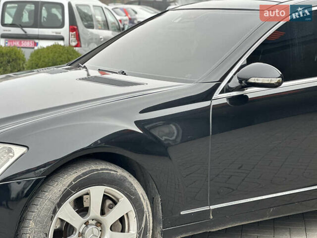 Черный Мерседес С Класс, объемом двигателя 5.44 л и пробегом 227 тыс. км за 11000 $, фото 7 на Automoto.ua