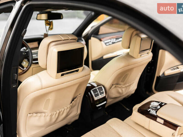 Черный Мерседес С Класс, объемом двигателя 5.46 л и пробегом 189 тыс. км за 16400 $, фото 37 на Automoto.ua