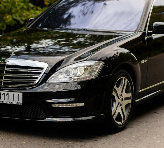 Черный Мерседес С Класс, объемом двигателя 5.46 л и пробегом 189 тыс. км за 16400 $, фото 15 на Automoto.ua