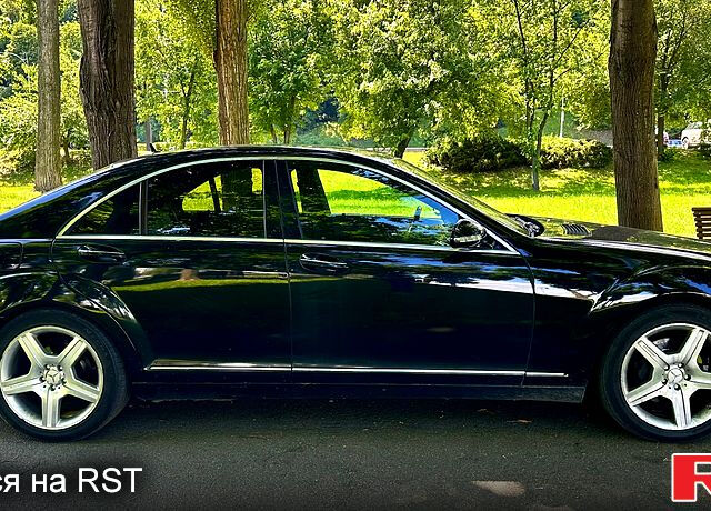 Черный Мерседес С Класс, объемом двигателя 3 л и пробегом 299 тыс. км за 9999 $, фото 3 на Automoto.ua