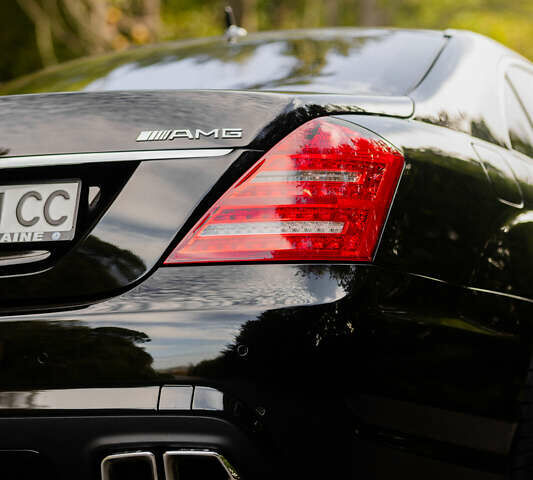 Черный Мерседес С Класс, объемом двигателя 5.46 л и пробегом 189 тыс. км за 16400 $, фото 12 на Automoto.ua