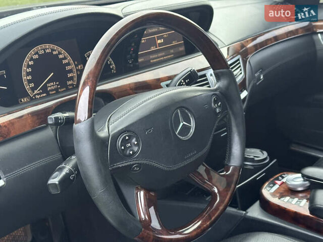 Черный Мерседес С Класс, объемом двигателя 5.46 л и пробегом 297 тыс. км за 9700 $, фото 7 на Automoto.ua