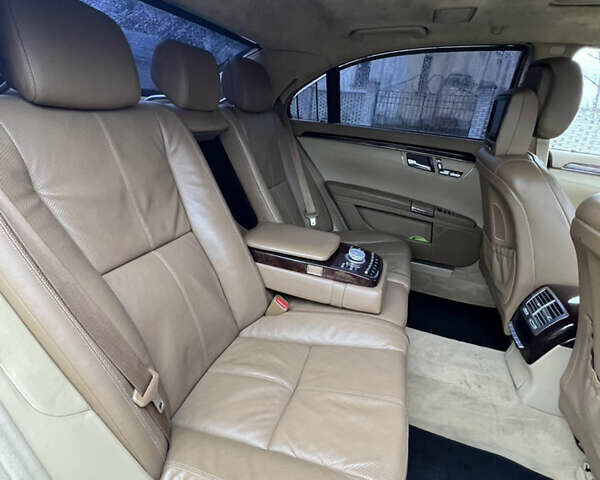 Черный Мерседес С Класс, объемом двигателя 5.46 л и пробегом 241 тыс. км за 5999 $, фото 21 на Automoto.ua