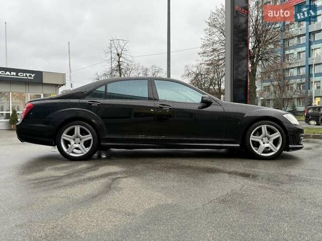 Черный Мерседес С Класс, объемом двигателя 5.4 л и пробегом 425 тыс. км за 11500 $, фото 5 на Automoto.ua