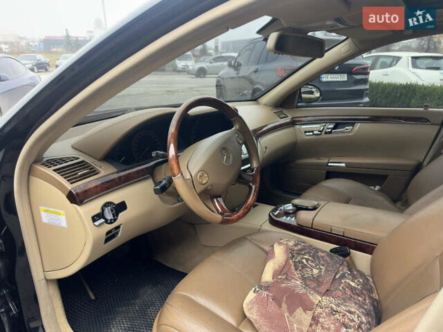 Черный Мерседес С Класс, объемом двигателя 5.44 л и пробегом 227 тыс. км за 11000 $, фото 18 на Automoto.ua