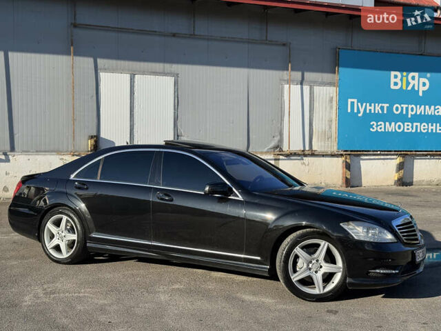 Черный Мерседес С Класс, объемом двигателя 3.5 л и пробегом 362 тыс. км за 9700 $, фото 1 на Automoto.ua