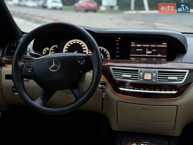 Черный Мерседес С Класс, объемом двигателя 2.99 л и пробегом 390 тыс. км за 9900 $, фото 4 на Automoto.ua