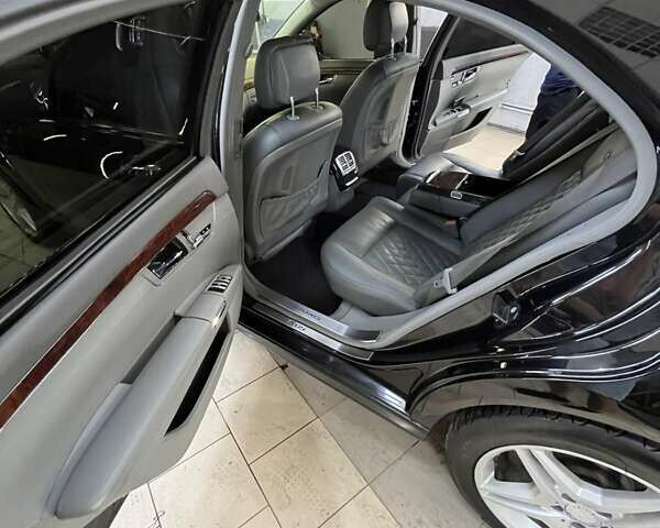 Чорний Мерседес С Клас, об'ємом двигуна 5.46 л та пробігом 320 тис. км за 11900 $, фото 3 на Automoto.ua