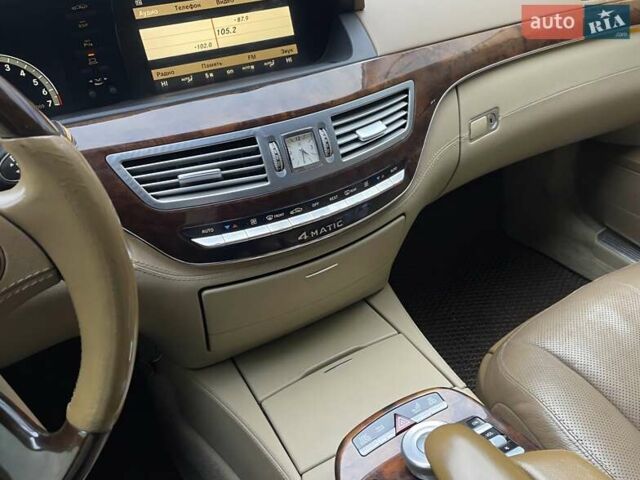 Чорний Мерседес С Клас, об'ємом двигуна 5.5 л та пробігом 430 тис. км за 8500 $, фото 4 на Automoto.ua