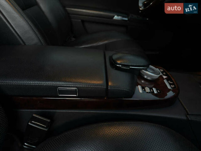 Чорний Мерседес С Клас, об'ємом двигуна 5.46 л та пробігом 224 тис. км за 11200 $, фото 15 на Automoto.ua