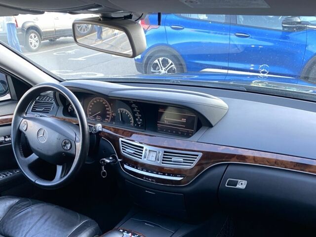 Черный Мерседес С Класс, объемом двигателя 4.7 л и пробегом 298 тыс. км за 11000 $, фото 4 на Automoto.ua