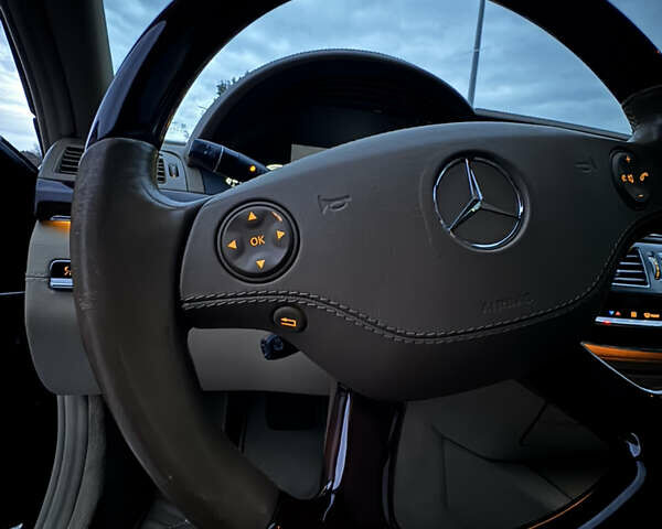 Чорний Мерседес С Клас, об'ємом двигуна 5 л та пробігом 229 тис. км за 8700 $, фото 17 на Automoto.ua