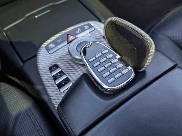 Черный Мерседес С Класс, объемом двигателя 5.5 л и пробегом 217 тыс. км за 10999 $, фото 18 на Automoto.ua